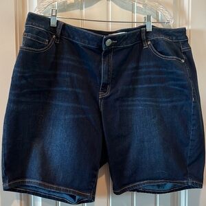 LANE Bryant dark wash mid rise essential stretch Bermuda denim Jean shorts sz 22